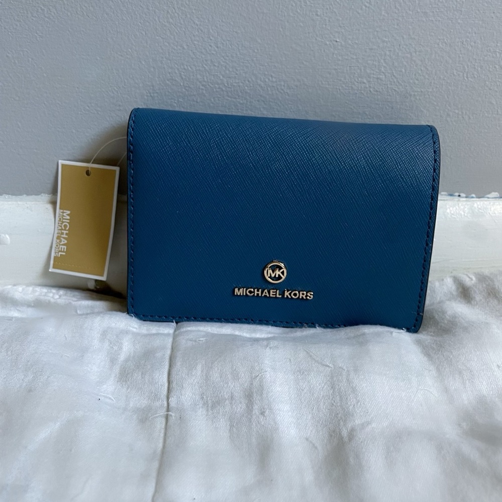 Michael Kors wallet NWT